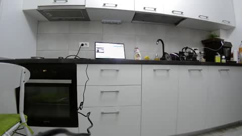 Snapshot of sweet_ella chatting on February 20, 8:58 pm           online show from February 20, 8:58 pm