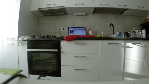 Snapshot of sweet_ella chatting on February 24, 6:27 am           online show from February 24, 6:27 am