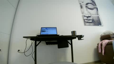 Snapshot of sweet_ella chatting on March 8, 9:06 am           online show from March 8, 9:06 am