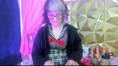  emmili  online show from December 26, 3:20 pm