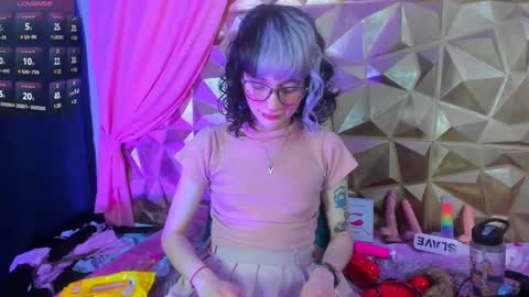  emmili  online show from March 7, 12:34 pm