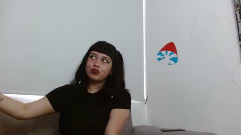 Snapshot of sweet_ferr chatting on June 24, 4:17 pm sweet_ferr online show from June 24, 4:17 pm