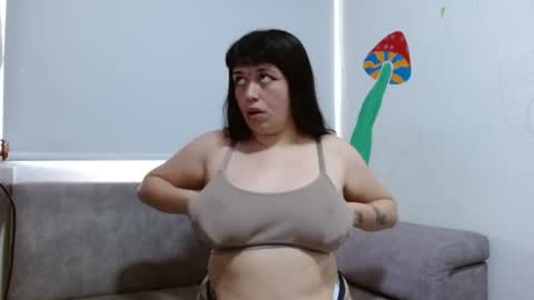 Snapshot of sweet_ferr chatting on July 9, 6:23 pm sweet_ferr online show from July 9, 6:23 pm