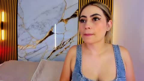 sweet_flame_ online show from September 26, 7:51 pm