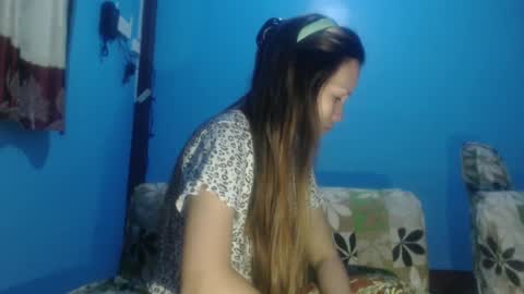 Snapshot of sweet_girlyxx chatting on December 2, 2:30 pm girly online show from December 2, 2:30 pm
