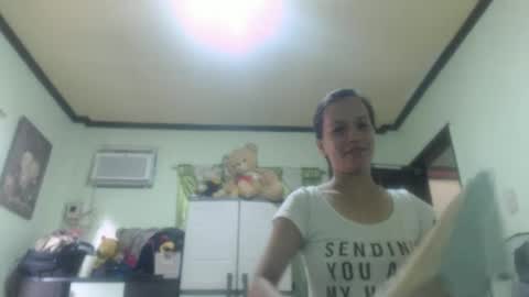 Snapshot of sweet_girlyxx chatting on December 21, 11:24 pm girly online show from December 21, 11:24 pm