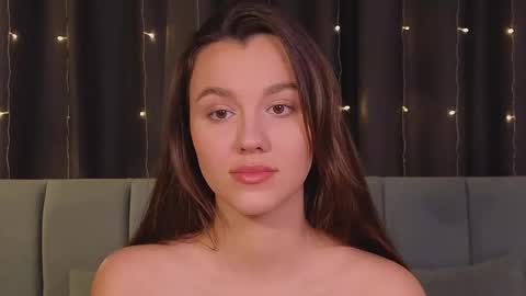Snapshot of sweet_haeven chatting on January 12, 4:29 pm Im Mia.LOVELY PATTERNS 100 120 160 200 my toy buzzes from 2 tip online show from January 12, 4:29 pm