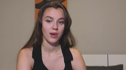 Snapshot of sweet_haeven chatting on September 21, 3:57 pm Im Mia.LOVELY PATTERNS 100 120 160 200 my toy buzzes from 2 tip online show from September 21, 3:57 pm