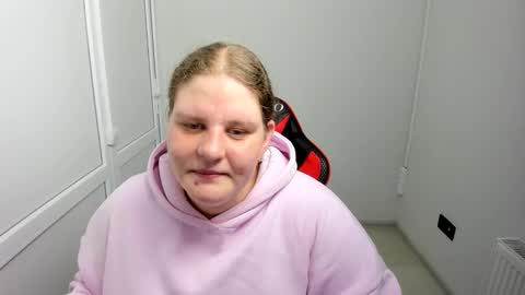 Snapshot of sweet_karla_la chatting on May 21, 7:15 am Karla online show from May 21, 7:15 am