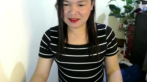 Snapshot of sweet_kendallxxxx chatting on February 26, 9:42 am Nicahhh online show from February 26, 9:42 am