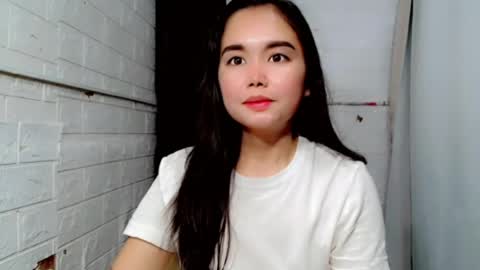 Snapshot of sweet_laika chatting on July 15, 3:23 am LAIKA online show from July 15, 3:23 am