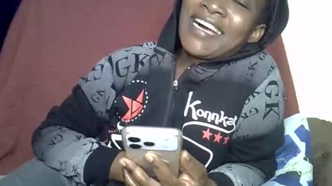 Snapshot of sweet_lessly chatting on February 12, 7:20 pm sweet_lessly online show from February 12, 7:20 pm