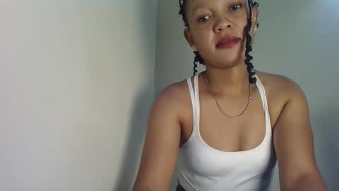 Snapshot of sweet_likey chatting on February 18, 9:11 pm sweet likey online show from February 18, 9:11 pm