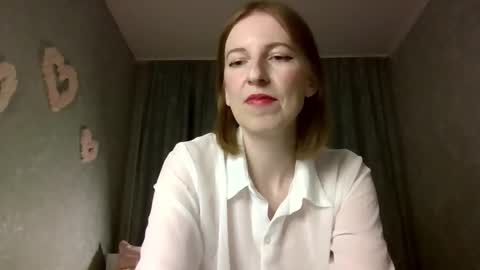sweet_lilbunny online show from November 19, 2:28 pm