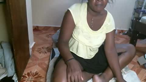 Snapshot of sweet_lilianah chatting on February 20, 7:32 am sweet_lilianah online show from February 20, 7:32 am