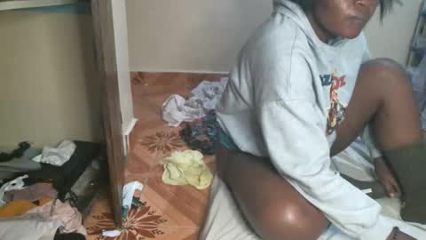 Snapshot of sweet_lilianah chatting on February 23, 3:37 am sweet_lilianah online show from February 23, 3:37 am