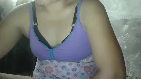 sweet_lily0613 online show from February 7, 6:45 am