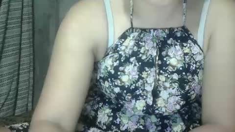 sweet_lily0613 online show from February 9, 4:29 pm