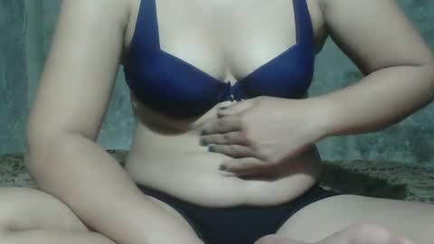 sweet_lily0613 online show from February 18, 3:43 pm