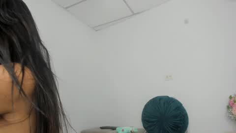 sweet_litle online show from April 9, 4:34 am