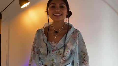 Snapshot of sweet_littleee chatting on April 24, 6:32 pm free private online show from April 24, 6:32 pm