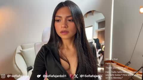 Snapshot of sweet_littleee chatting on April 27, 3:10 pm free private online show from April 27, 3:10 pm