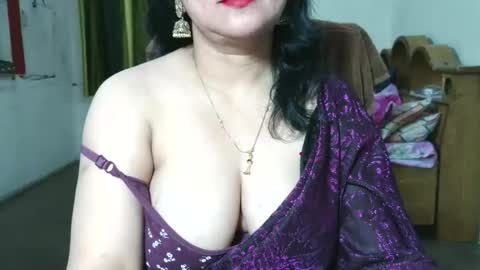 Snapshot of sweet_manisha chatting on March 13, 11:28 am sweet_manisha online show from March 13, 11:28 am
