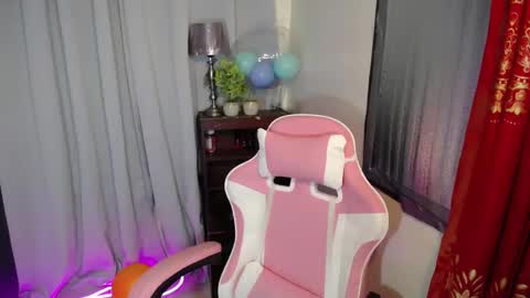 Snapshot of sweet_mariax chatting on February 13, 11:50 am Maria Stella online show from February 13, 11:50 am