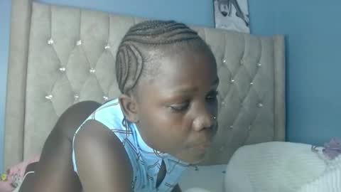 sweet_melodiyy online show from November 3, 3:30 am