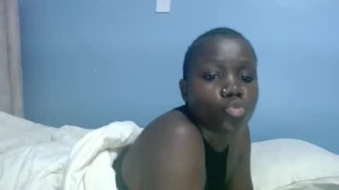 sweet_melodiyy online show from November 10, 5:28 am