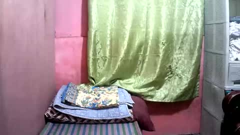 sweet_milkshake2004 online show from October 8, 2:09 am