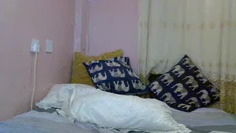 Snapshot of sweet_monalisa93 chatting on February 18, 6:09 am Lisa online show from February 18, 6:09 am