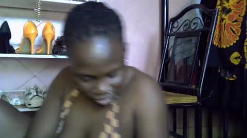 Snapshot of sweet_monalisa93 chatting on July 4, 8:42 am Lisa online show from July 4, 8:42 am