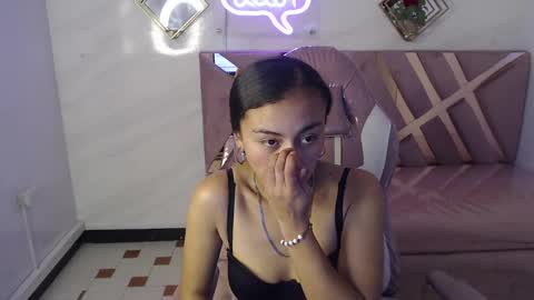 Live 300pm 900pm COLOMBIAN HOUR online show from February 11, 2:03 am