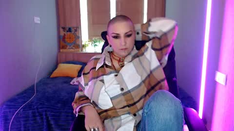 sweet_n_strong online show from April 11, 7:45 am