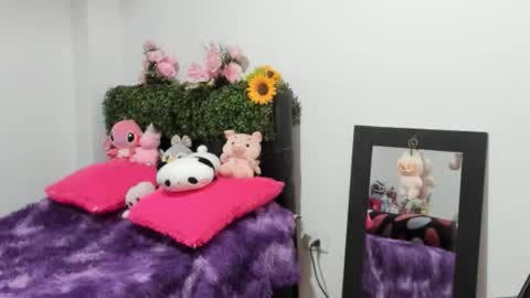 Nhaomy online show from February 6, 9:07 pm