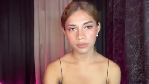 Snapshot of sweet_nikki03 chatting on January 18, 5:17 pm sweet_nikki03 online show from January 18, 5:17 pm