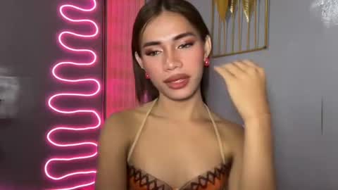 sweet_nikki03 online show from April 26, 9:12 pm