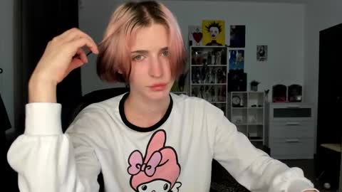 kira online show from March 11, 10:05 pm