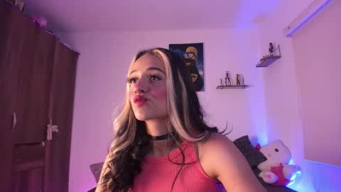 Snapshot of sweet_penny_ chatting on September 24, 11:41 pm Penny online show from September 24, 11:41 pm