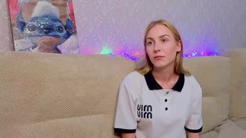 Snapshot of sweet_pixie__ chatting on July 8, 10:20 am sweet_pixie__ online show from July 8, 10:20 am