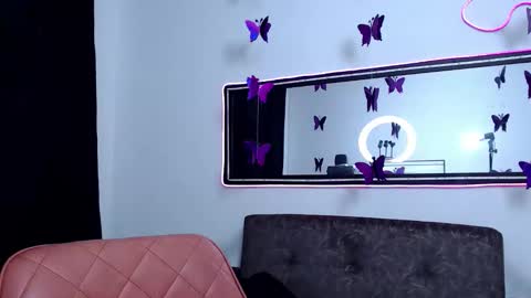 Snapshot of sweet_poison_666 chatting on December 4, 9:56 pm sweet_poison_666 online show from December 4, 9:56 pm