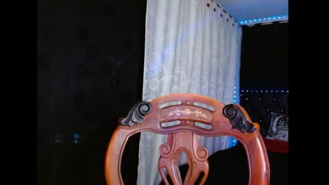 Snapshot of sweet_poison_666 chatting on May 10, 12:05 am sweet_poison_666 online show from May 10, 12:05 am