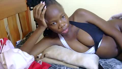 Snapshot of sweet_poppy2 chatting on July 20, 9:50 pm poppy online show from July 20, 9:50 pm