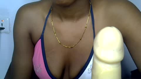 Snapshot of sweet_pussy04 chatting on July 6, 3:03 pm sweet girl online show from July 6, 3:03 pm