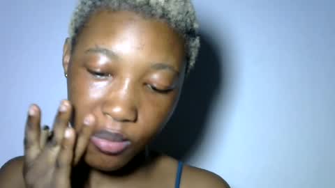 Snapshot of sweet_pussy04 chatting on July 13, 5:54 am sweet girl online show from July 13, 5:54 am
