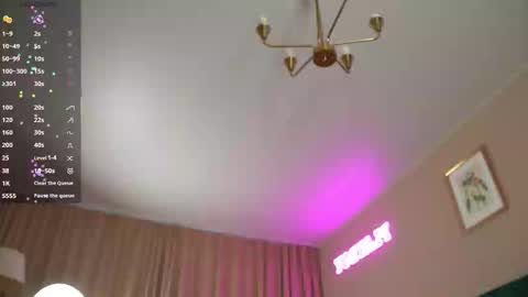 Snapshot of sweet_reverie chatting on October 11, 8:57 am Vanessa online show from October 11, 8:57 am