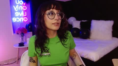 Roxanee online show from November 8, 4:12 am