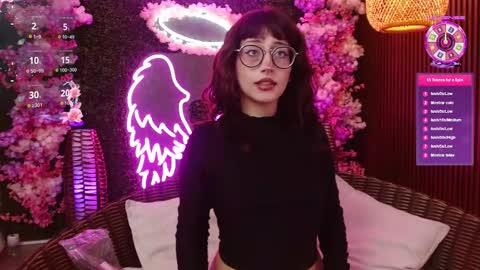 Roxanee online show from January 6, 2:32 pm