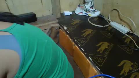 Snapshot of sweet_shafarah chatting on February 6, 2:15 pm sweet_shafarah online show from February 6, 2:15 pm